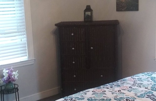 South Peabody House | House Share Quiet Neighborhood