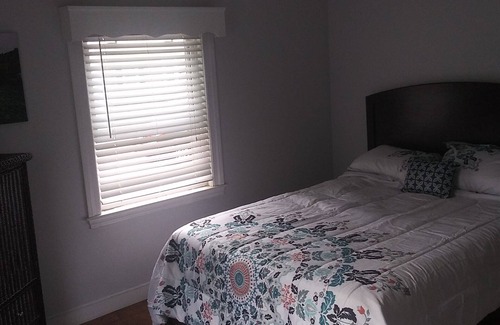 South Peabody House | House Share Quiet Neighborhood