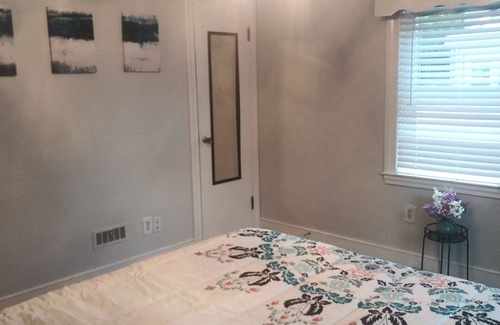 South Peabody House | House Share Quiet Neighborhood