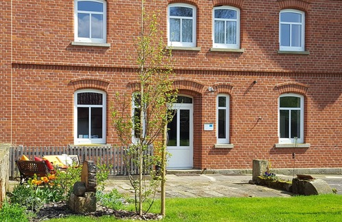 Hessisch Oldendorf House | House-Signature-Ensuite with Bath-Garden View
