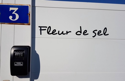 Saint-Hilaire-de-Riez House | House sleeps 4, 600 m from sea and beach. WIFI Bed linen and towels. 2 🚲