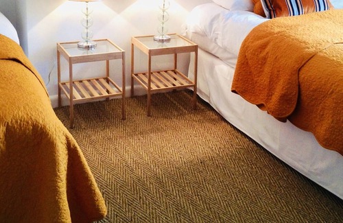 Batheaston House | House sleeping 16 with hot tub near Bath