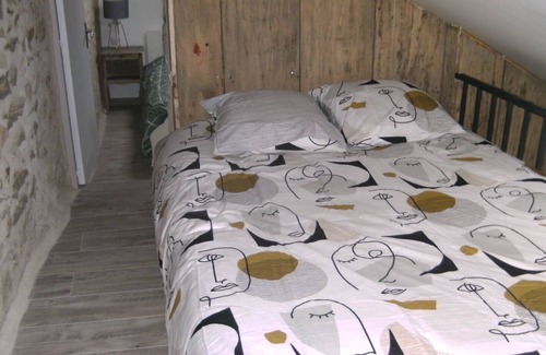 Joue En Charnie House | House sleeps 6 to 7 with SPA