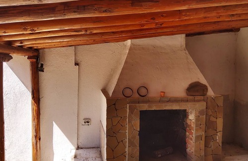 Prilep House | House Sleeps 6-Garden-FreeParking-Bbq-Patio