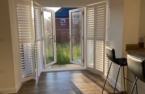 Burton Latimer House | House-sleeps 8-parking-garden