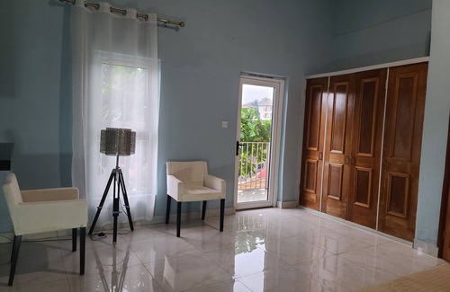 Freetown House | House Sleeps6-bbq-balcony-scenicmountainview