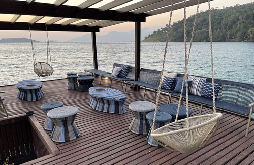 Japuiba House | House standing on the sand with spectacular view