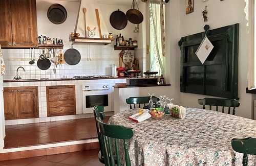 Verucchio Villa | House surrounded by oak trees, ideal for families who like to relax.