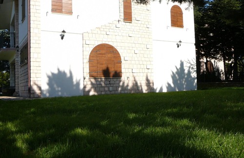Sarnano Villa | HOUSE SURROUNDED BY NATURE AND QUIET '