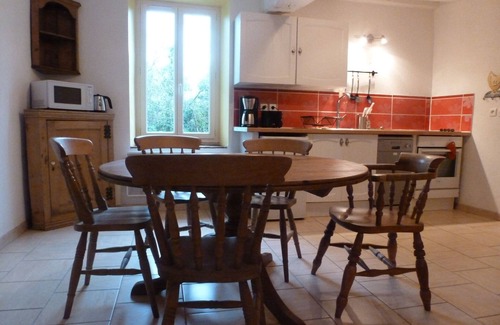 Moutiers-en-Puisaye House | House surveying 3km from GUEDELON