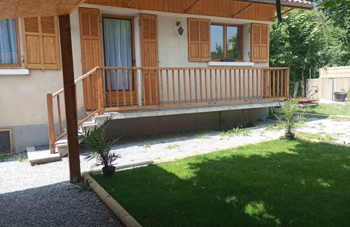 Chorges House | House T2 in Chorges center, quiet, garden, air conditioning