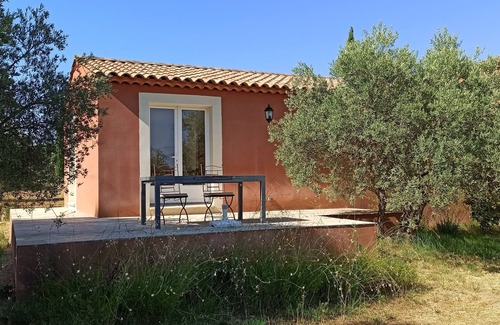 Velaux House | House T2 of 50m2, air-conditioned with terrace overlooking the olive trees