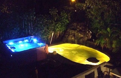 Waimanalo House | House that has it all, Hot Tub, Kayaks, Surf Boards, Snorkeling gear & more