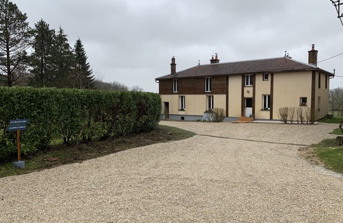 Vendeuvre-sur-Barse House | House: the big deer