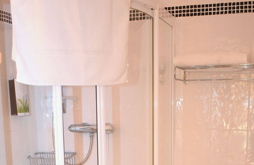 Bodyke House | House-Traditional-Private Bathroom-Pet Friendly