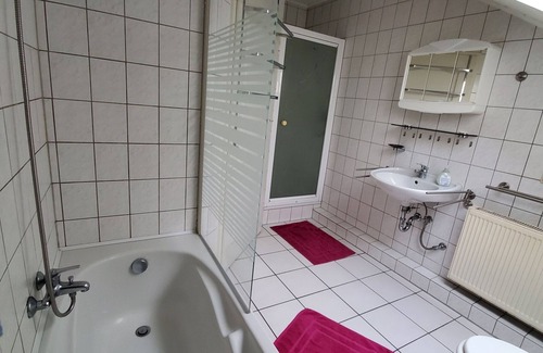 Wernborn House | House 'U', for 10 - 15 people, 25km to Frankfurt / M - North