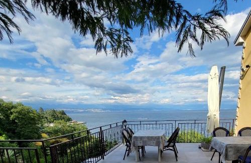 Medveja Bed & Breakfast | House Vali