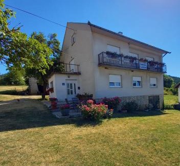 Vrhovine House | House Veljko
