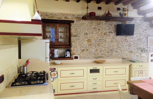 Querceta House | House Versilia Luca e Giada, 5 km from the sea!