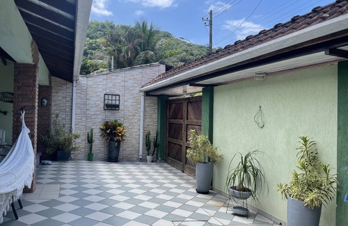 Praia da Enseada House | House very close to the beach