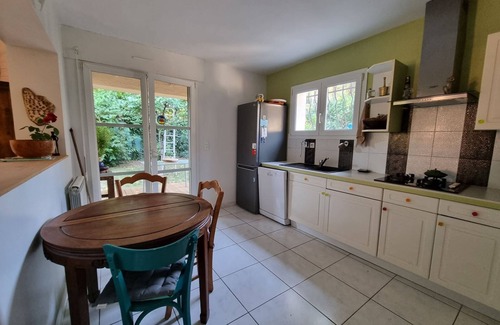 Estanove House | House very pleasant, light and calm city and sea. A haven of peace!