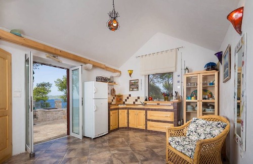 Cove Makarac (Milna) House | House Vesna Kupinova (46801-K1) - Milna - island Brac