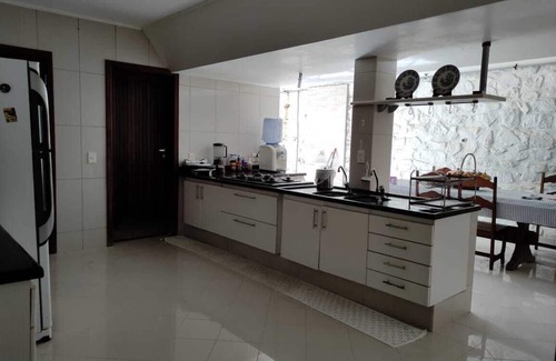 Vilas do Atlantico House | House Vilas do Atlântico, 3 bedrooms, near the beach