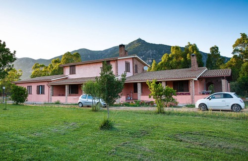 Iglesias Villa | House/Villa - Iglesias