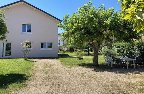 Gleize House | House Villefranche-sur-Saône sleeps 10 half city, half country