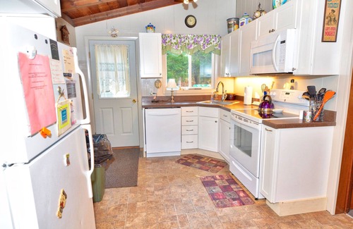 Eidelweiss Village House | House w/Central A/C, Fire Pit, Short Walk to Beach - Canoe & Kayak Provided