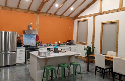 Fairfield House | House W/Gym, Sauna, Espresso Machine, EV charger