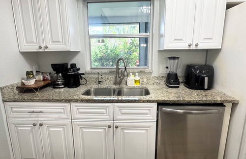 Mill Run House | House w Pool, Close to the Parks