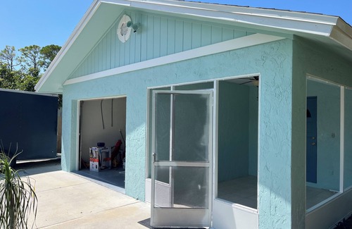 South Venice House | House w/pool & spa near North Manasota Beach. 2-bedroom 2 Bath w/AC & WiFi