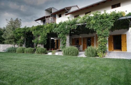 Miren-Kostanjevica Apartment | House Wisteria