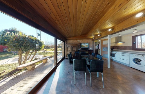 San Pedro de Latarce Villa | House with swimming pool near Lagunas de Villafáfila and Urueña