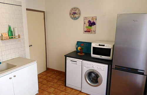 Les Salles-sur-Verdon House | House with backyard 300 m from Lake Sainte-Croix