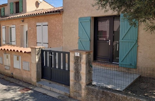 Les Salles-sur-Verdon House | House with backyard 300 m from Lake Sainte-Croix