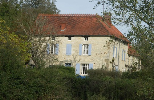 Saint-Aubin-de-Nabirat Villa | House with pool and garden.