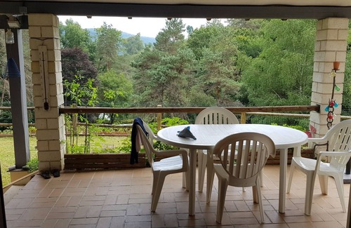 Saint-Hilaire-Peyroux House | House with private ponds