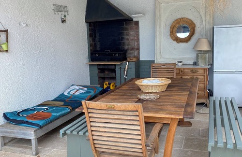 Saint-Martin-d'Uriage House | House with beautiful pool and wooded garden inviting you to relax.
