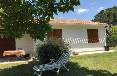 Saint-Vincent-sur-Jard Villa | house with fenced in subdivision quiet environment.