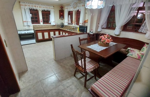 Campos do Jordao House | House with 05 Suites - High Mountain, Beautiful View, Nature and Tranquility