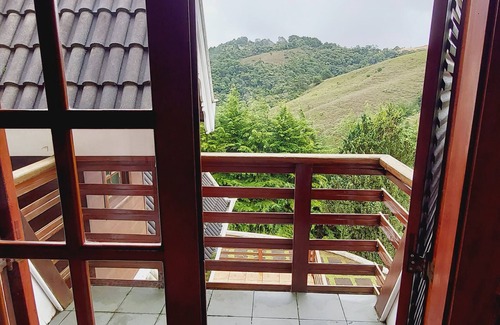 Campos do Jordao House | House with 05 Suites - High Mountain, Beautiful View, Nature and Tranquility