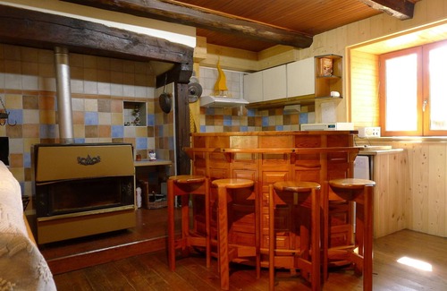 La Tour-dʼAuvergne House | House with 2 kitchen areas
