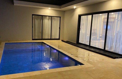 Itai House | House With 3 Suites and Heated Pool with Hydro