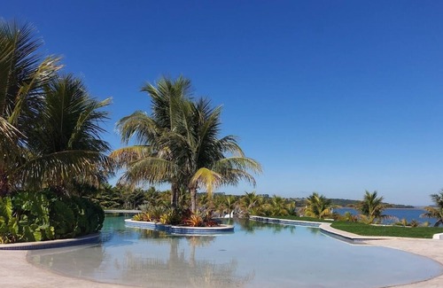 Itai House | House With 3 Suites and Heated Pool with Hydro