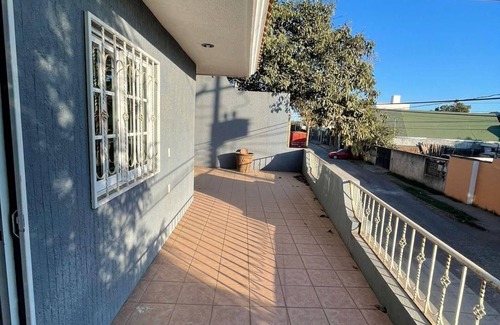 Uruapan House | House with 4 bedrooms for 8 people, with terrace