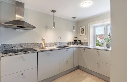 Arendal House | House with 4 Bedrooms – Near Arendal City with Private Parking for 1 car