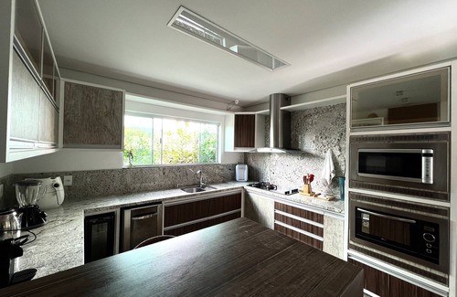 Morro das Pedras House | House with 4 suites and A/C - Gated community, sea front, exclusive beach access