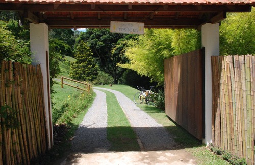Araras Cottage | House with 4 suites, swimming pool and barbecue, 250m from the Center of Vale das Videiras